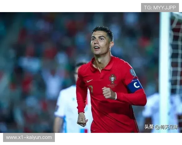 世欧预葡萄牙对阵亚美尼亚，C罗停赛在场边观战